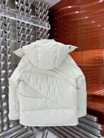 جاكيت مونكلير جينيوس فاريل ويليامز