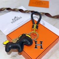 سلسلة مفاتيح هيرميس بلاتيني تصميم فاخر بجودة عالية