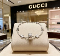 سوار غوتشي - أيقوني مطلي بالذهب الأبيض