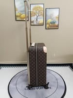 حقيبة هورايزن 70 من لويس فويتون بتصميم مارك نيوسن