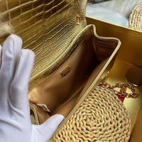 حقيبة دولتشي آند غابانا كروس بودي الذهبية الفاخرة