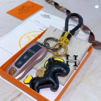 سلسلة مفاتيح هيرميس بلاتيني تصميم فاخر بجودة عالية