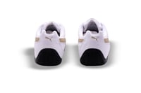 حذاء puma الابيض مع الذهبي