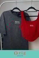 تيشيرت وتوب صنعنا لبعض