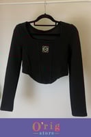 توب نسائي كم طويل بشعار لويفي