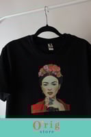 تيشيرت فريدة كاهلو