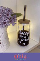 كوب زجاجي مع مصاص بعبارة لطيفة