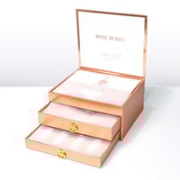 بوكس السحر الذهبي من روز بيري – 17 قطعة