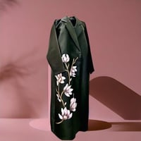 عباية مع رسم يدوي