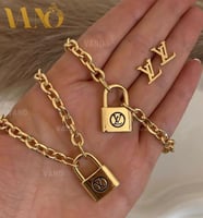 طقم LV مطلي ذهب