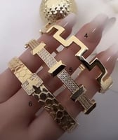 اساور مطلية ذهب