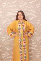 عبايه نسائي مطرزة بقبعه