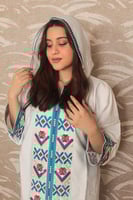 عبايه نسائي مطرزة بقبعه