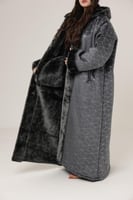 فروه نسائي قماش مخمل بنقشة 3D