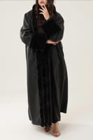 فروة نسائي قماش جلد مبطن بفرو من الداخل وفرو مدرب...