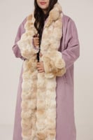 فروه نسائي قماش شامواه بفرو أرنب من الأطراف