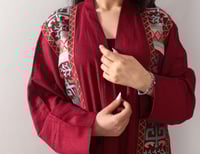 بشت نسائي بقماش مميز و تطريز خفيف