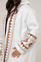 فروه نسائي قماش جوخ بتطريز مميز بدون فرو