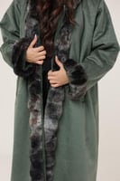 فروه نسائي قماش شامواه بفرو أرنب من الأطراف