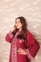 عبايه نسائي مطرزه مع قبعه