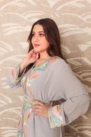 عبايه نسائي مطرزه بحزام