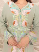 عبايه نسائي مطرزه بحزام