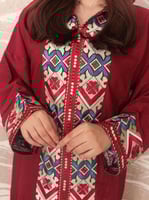 عبايه نسائي مطرزة بقبعه