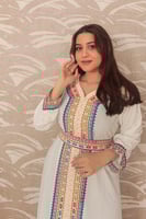 عبايه نسائيه مطرزه مع حزام