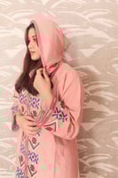 عبايه نسائي مطرزة بقبعه