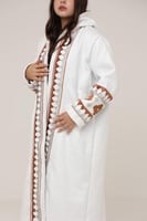 فروه نسائي قماش جوخ بتطريز مميز بدون فرو