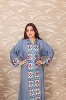 عبايه نسائي مطرزة بقبعه