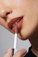 ليب قلوس - هوت تشوكلت 01