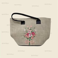 سلة خوص ترامس مشجر مطرز