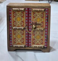 لون احمر