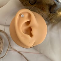 بيرسنق طبي فضي كرستالتين 16g