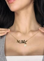 سلسال بالاسم مع فراشة وحرف من تحب