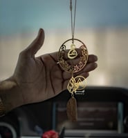 تعليقة سيارة استوداعية مع احرف متشابكة وكسره عود