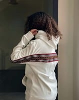 بلوفر مطرز تراثي ابيض