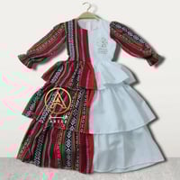 فستان سدو احمر بشعار يوم التاسيس