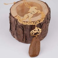 تعليقة سيارة حصان مع كسرة العود