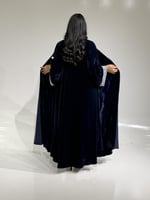 مخمل كحلي مع أسواره مبطنه