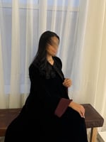 مخمل اسود مع سواره عنابي