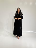 مخمل اسود مع تدخيلات مخمل منقط