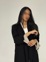 ملكي مع أكمام سواره بفتحة بيج