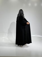 شاكيرا مع أكمام مخمل