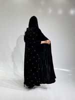 مخمل اسود مع تدخيلات مخمل منقط