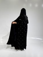 مخمل اسود مع تدخيلات مخمل منقط