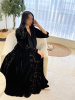 مخمل اسود مع تدخيلات مخمل اسود مطبوع