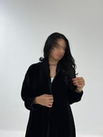 مخمل مع قيطان اخضر