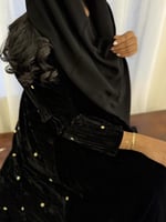 مخمل اسود مع تدخيلات مخمل منقط